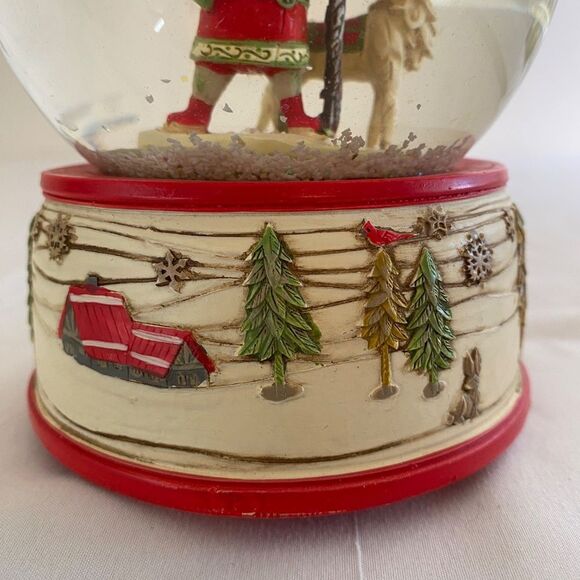 Chritmas Snow Globe w/ Santa and Reindeer Musical " Jingle bells " - Picture 7 of 10